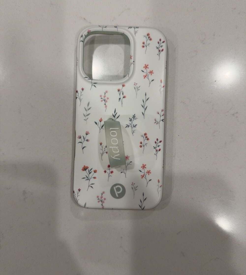 Whispering Wildflowers - Apple / iPhone 16 Pro (6.3" Screen) / Righty